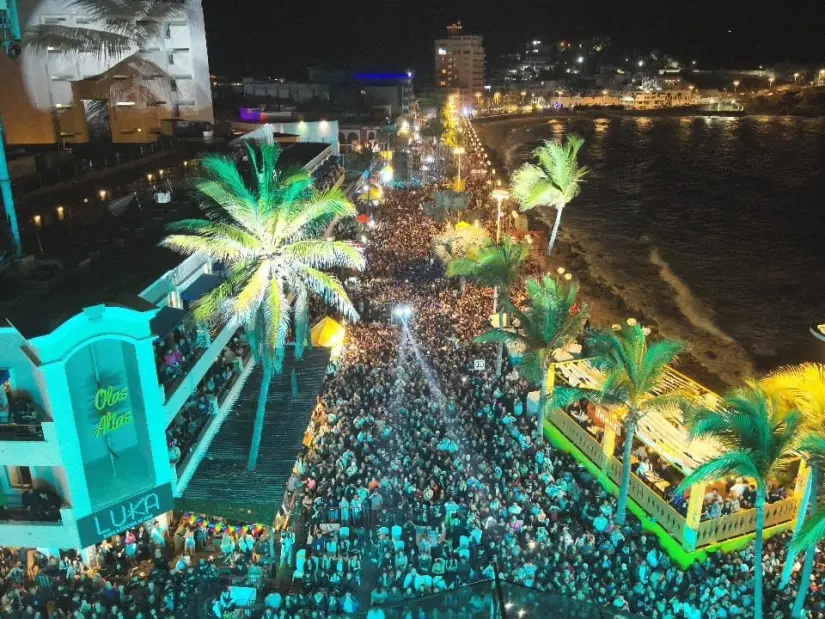 Miles de personas se reunieron para disfrutar el concierto de la Adictiva.