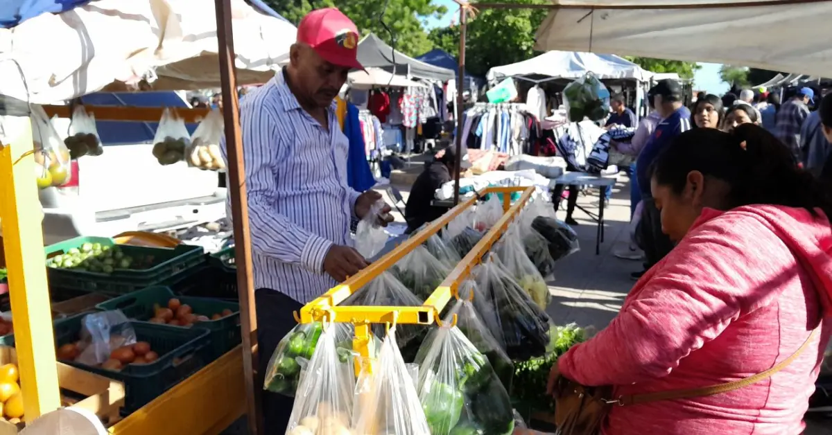 Antonio Rodríguez, con venta de verduras a bajo precio alimenta a Villa Juárez