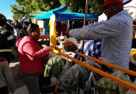 Antonio Rodríguez, con venta de verduras a bajo precio alimenta a Villa Juárez