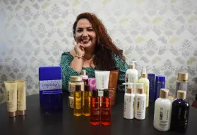 En Culiacán, Daniela pasó de cargar una maleta de cosméticos a cumplir su sueño de negocios