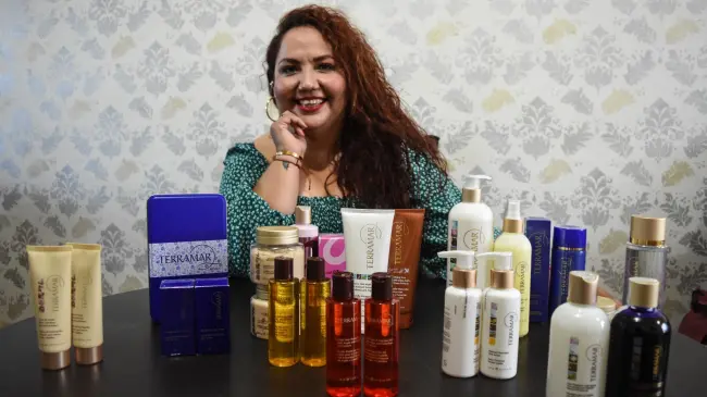 Daniela Ortega es una mujer emprendedora en Alturas del Sur que trabaja con la intención de salir adelante. Fotos: Lino Ceballos.