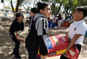 Niños de Villa Juárez se movilizan para ayudar a los perros en situación de calle