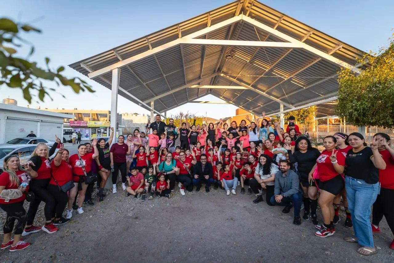 Los vecinos de Alturas del Sur recibirán un nuevo beneficio para la comunidad con la instalación de una nueva techumbre en el Parque de la Palapa.