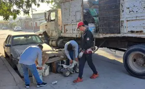 Retiran cacharros en colonias del sur de Culiacán para prevenir el dengue