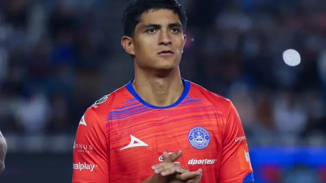 ¡De Culiacán a la Liga MX! El joven futbolista Christopher Castro juega su primer partido en el máximo circuito del balompié mexicano. Foto: Mazatlán FC