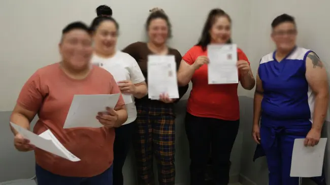 Rebeca, Daniela, María Berenice, Luz Adriana y Zuremi logran su libertad luego de que la fundación Justicia y Dignidad con Libertad A.C. pagara las multas que les impedían salir de prisión.