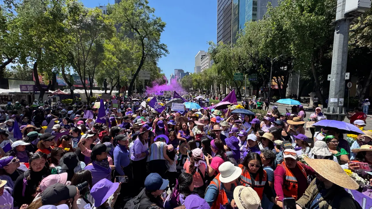 Miles de mujeres se unieron en la CDMX para exigir igualdad y justicia en el 8M.