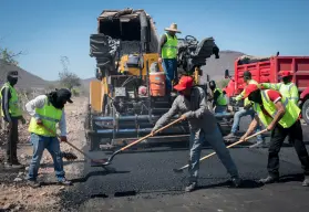 Culiacán moderniza sus carreteras: Avanza reencarpetado en La Chilla, sindicatura de Tacuichamona