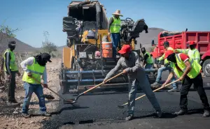 Culiacán moderniza sus carreteras: Avanza reencarpetado en La Chilla, sindicatura de Tacuichamona