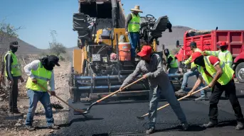 Culiacán moderniza sus carreteras: Avanza reencarpetado en La Chilla, sindicatura de Tacuichamona