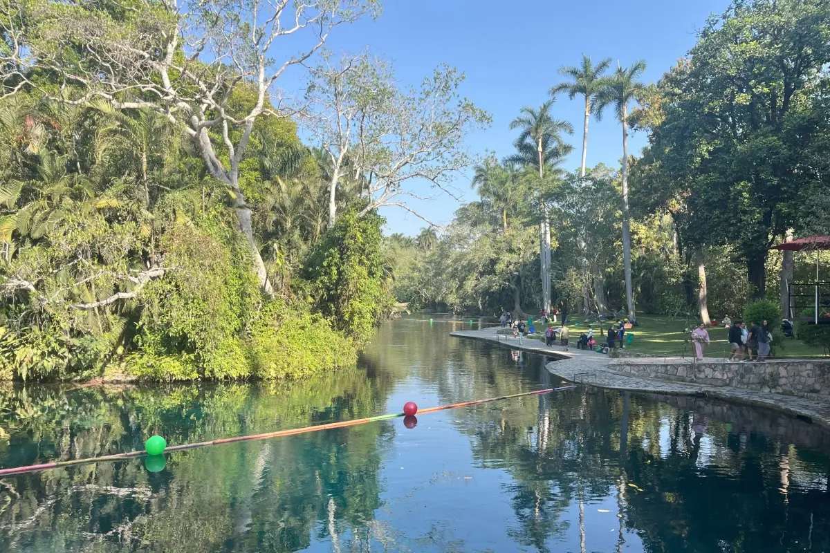 Las Estacas, un paraíso natural de aguas cristalinas, se encuentra ubicado en Morelos. Es un lugar ideal para el ecoturismo y la aventura.
