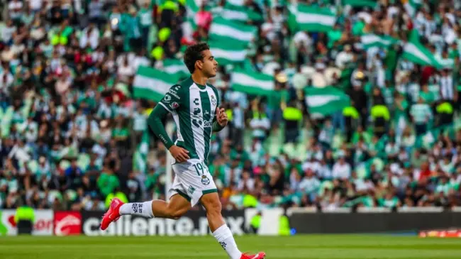 Ronaldo Rubio brilla en su debut con Santos en la Liga MX.