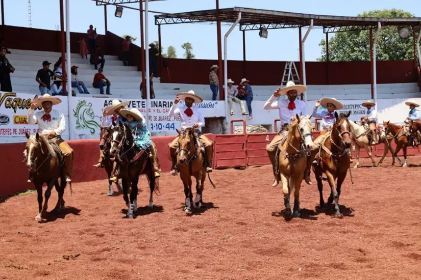 Charreadas en la Feria de la Primavera 2025 de Xicotepec. Foto:  Cortesía