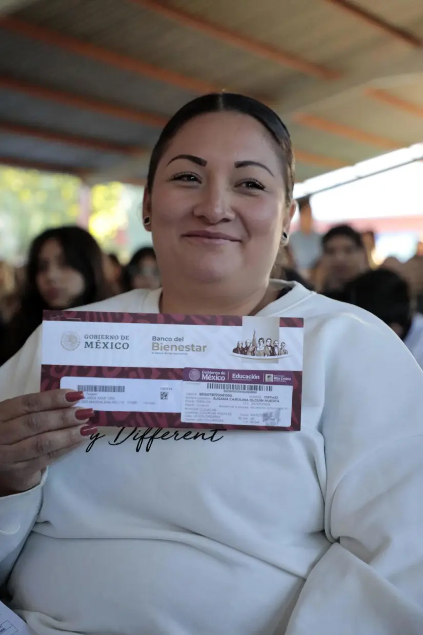 Entrega de tarjetas del Bienestar en Culiacán.