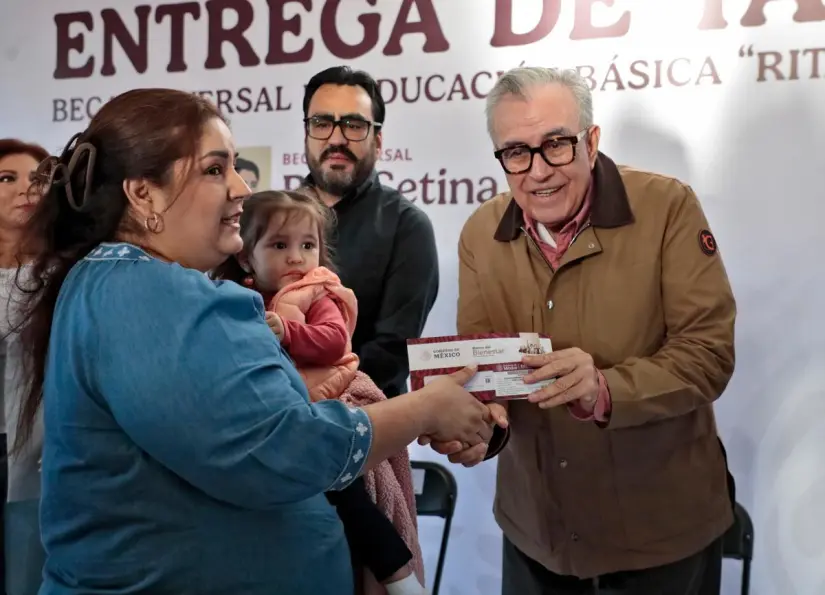 Entrega de tarjetas del Bienestar en Culiacán.