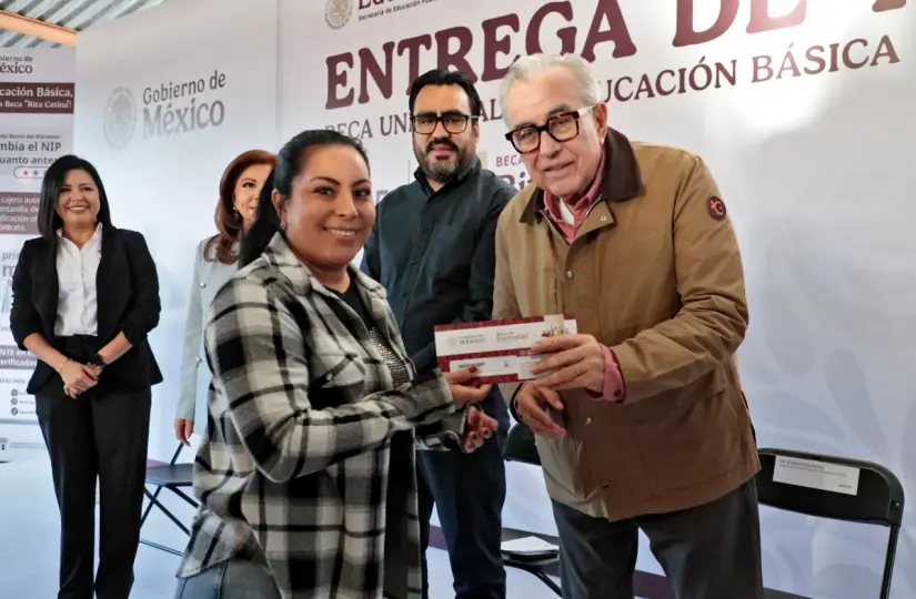 Entrega de tarjetas del Bienestar en Culiacán.