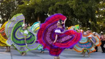 La magia de la danza sinaloense iluminó el Parque Culiacán 87