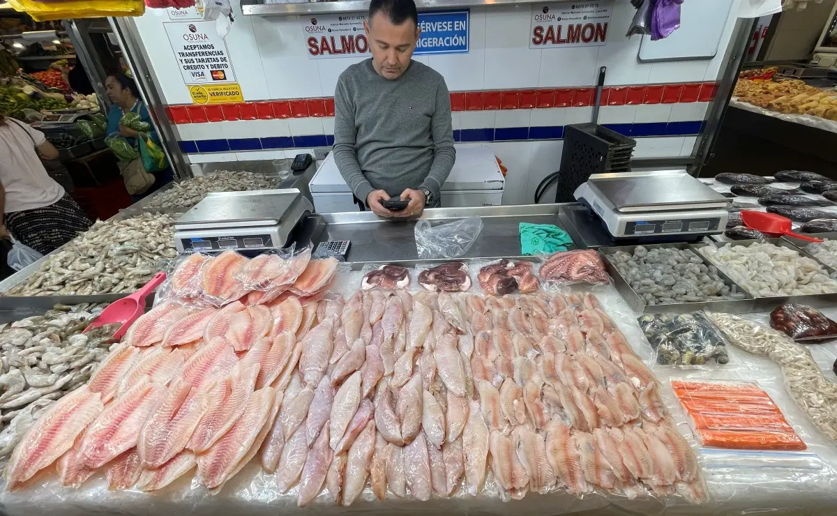 Pescados de todo tipo y mariscos con la frescura garantizada en el Mercado Garmendia. Foto: Lino Ceballos / Tus Buenas Noticias