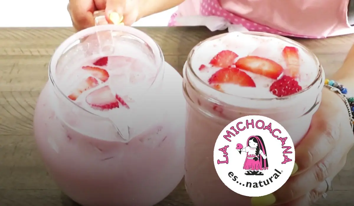 Aprende a como preparar las aguas de fresas con crema al estilo La Michoacana Foto: Youtube