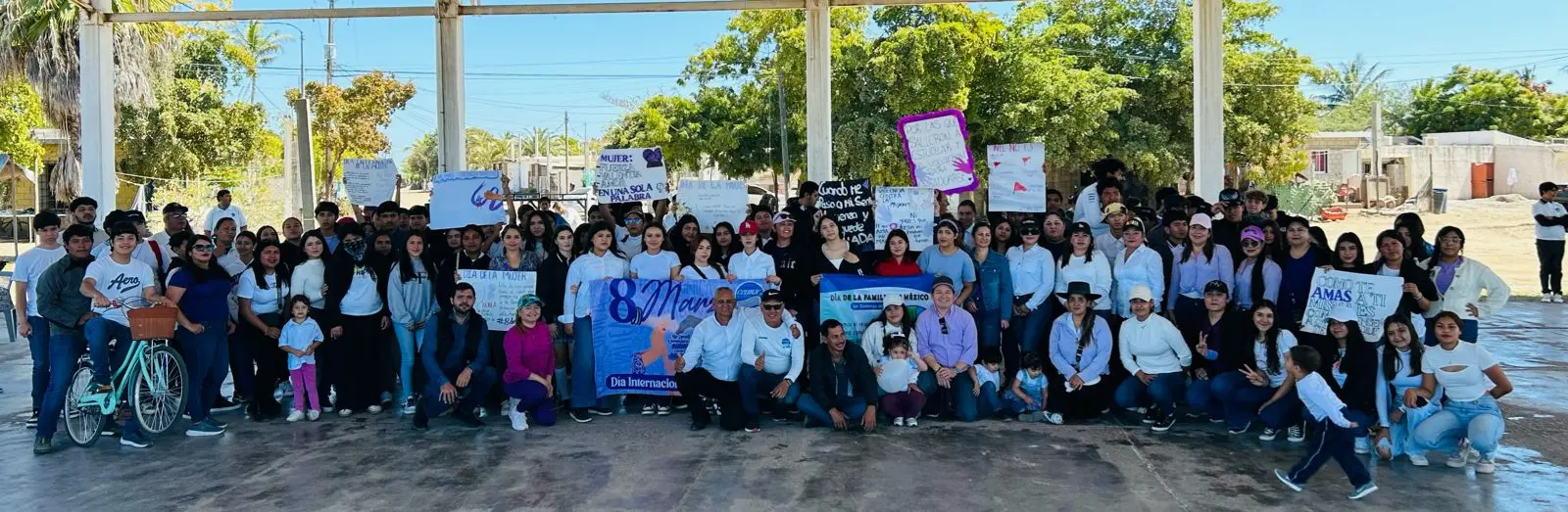 La comunidad escolar del Cetmar 28 de Altata participó con muy buen ánimo.