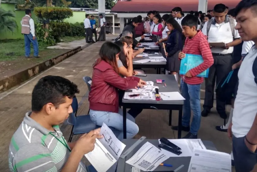 La Beca Benito Juárez paga 1900 al bimestre en preparatoria. Foto: Cortesía