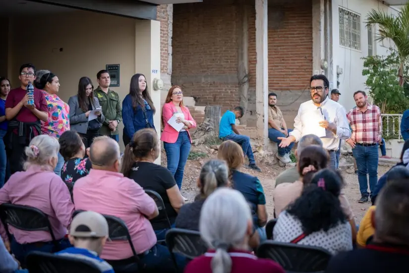 Reunión en la colonia Nuevo México con el alcade de culiacán. Foto:Cortesía.