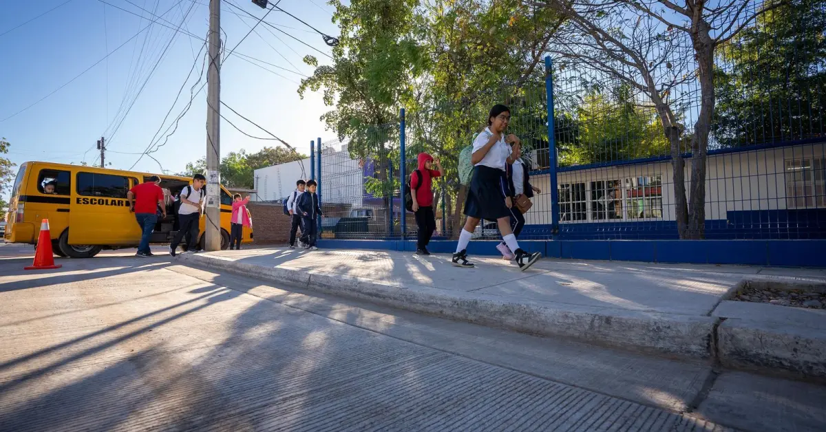 La colonia Progreso en Culiacán da un paso firme con la pavimentación de la calle Agua Fría