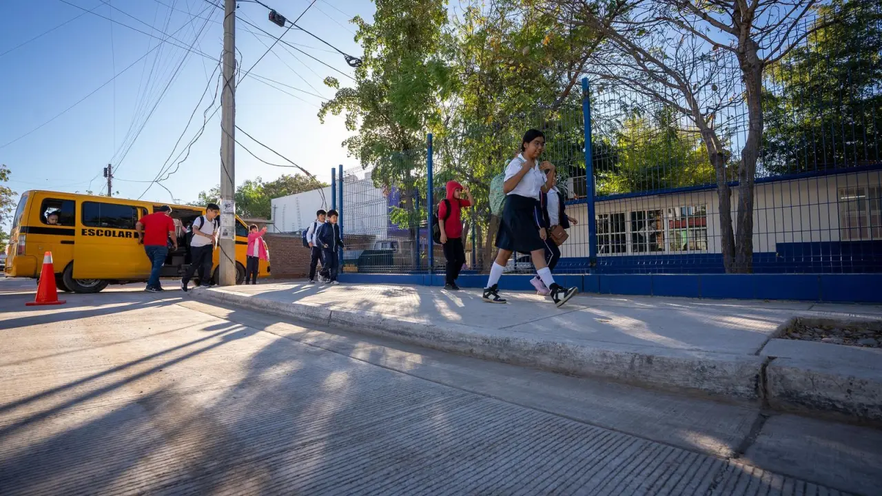Culiacán avanza con la pavimentación de la calle Agua Fría en la colonia Progreso.