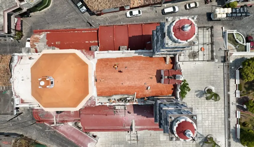 Gracias al esfuerzo de los ciudadanos de Buenavista de Cuéllar, la iglesia reabre sus puertas tras años de reconstrucción. Foto: Oswaldo Olivares