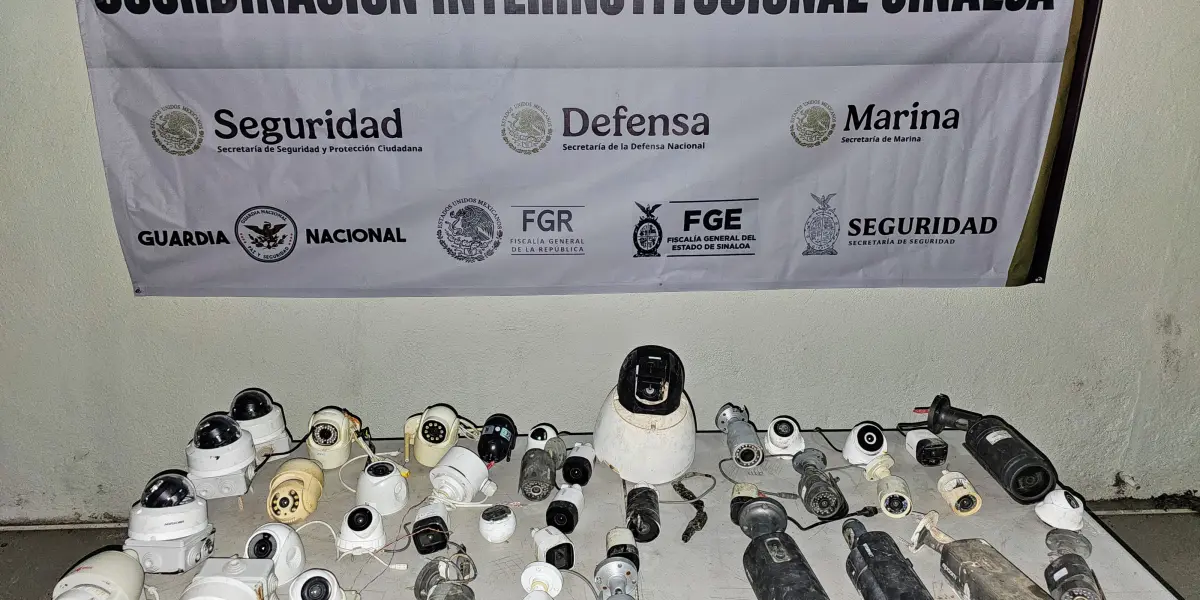 Retiran 41 cámaras de videovigilancia instaladas de forma irregular en Villa Juárez.