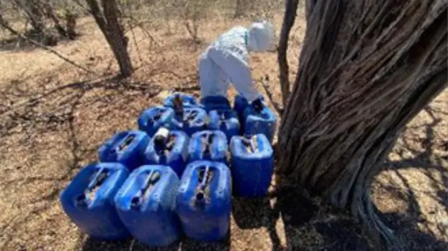 Aseguran y desmantelan siete laboratorios de drogas sintéticas en Culiacán y Cosalá.