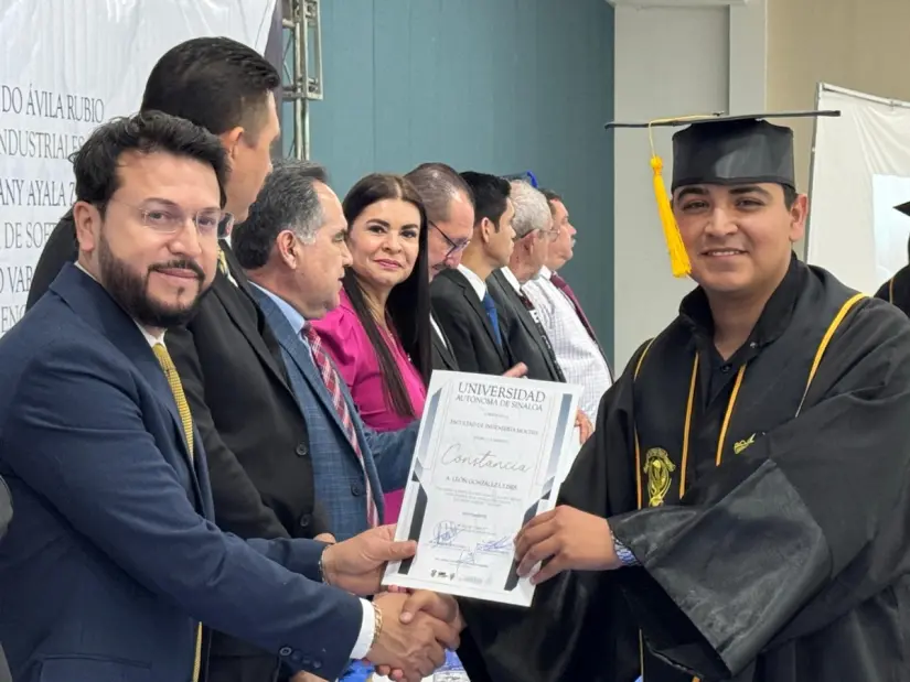 se gradúan más de 200 alumnos de la Facultad de Ingeniería Mochis