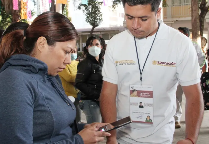 Registro para obtener la Beca Rita Cetina. Foto: Gobierno de México