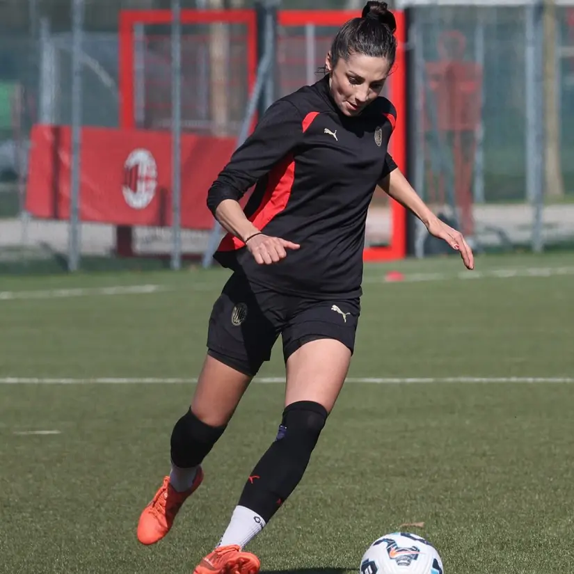 Jugadora de futbol Nadia Nadim. Foto: Facebook Nadia Nadim