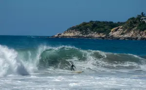 La Playa de Oaxaca ideal para surfear; actividades y consejos para visitarla