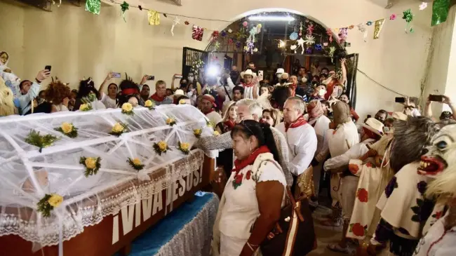 La Directora de Pueblos Indígenas del Ayuntamiento de Ahome, Silvina Valenzuela, invitó a vivir las fiestas tradicionales yoremes. Foto: cortesía.