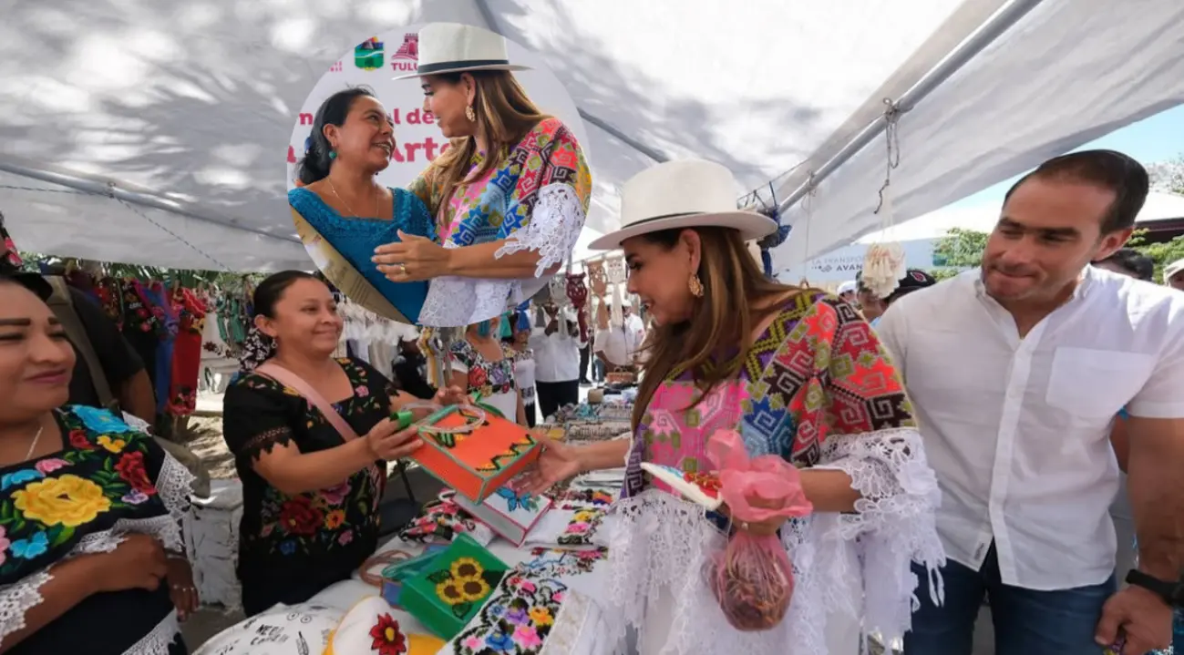 Muestra artesanal en Tulum