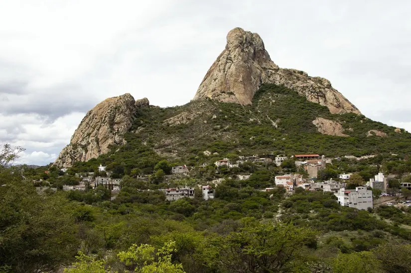 Bernal, Pueblo Mágico en Queretaro. Foto: Pixabay. 