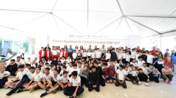 FIFA dona 3 mil balones de futbol para 150 escuelas primarias de Sinaloa