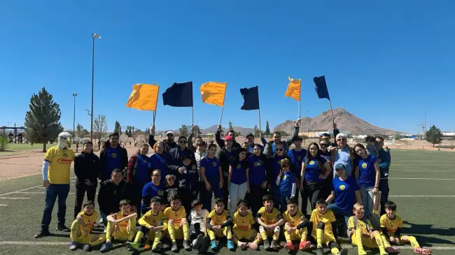 Los jugadores del Nido Águila participaron en la Apple Cup.