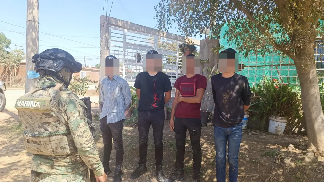 Detienen a cuatro personas y aseguran armas y droga en Mazatlán