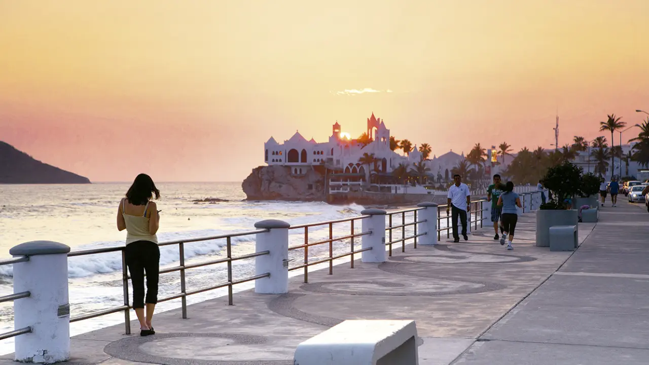 Estos son los detalles acerca de las medidas del Malecón de Mazatlán. Foto: México desconocido.