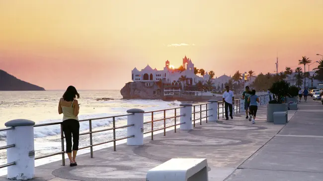 Estos son los detalles acerca de las medidas del Malecón de Mazatlán. Foto: México desconocido.