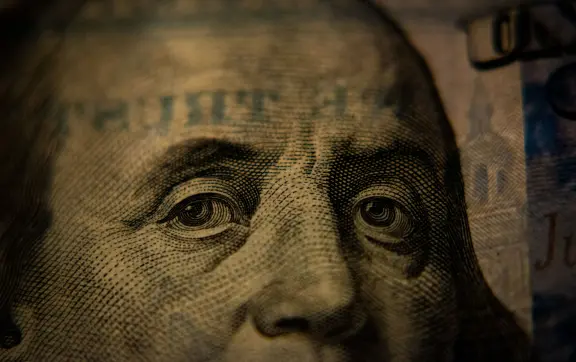 Precio del dólar hoy 10 de julio de 2025: $17.30 la compra y $20.35 a la venta