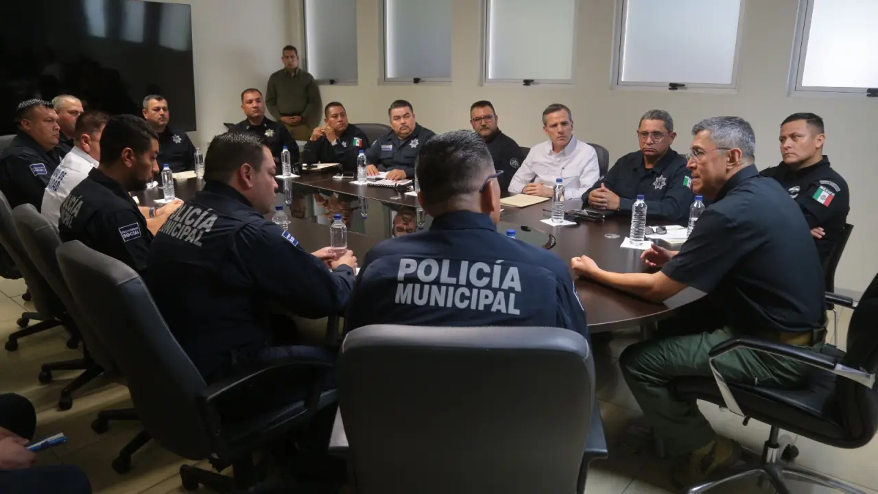 Reunión del titular de la SSP, Óscar Rentería, con secretarios y directores de Seguridad Pública Municipal. Foto: cortesía