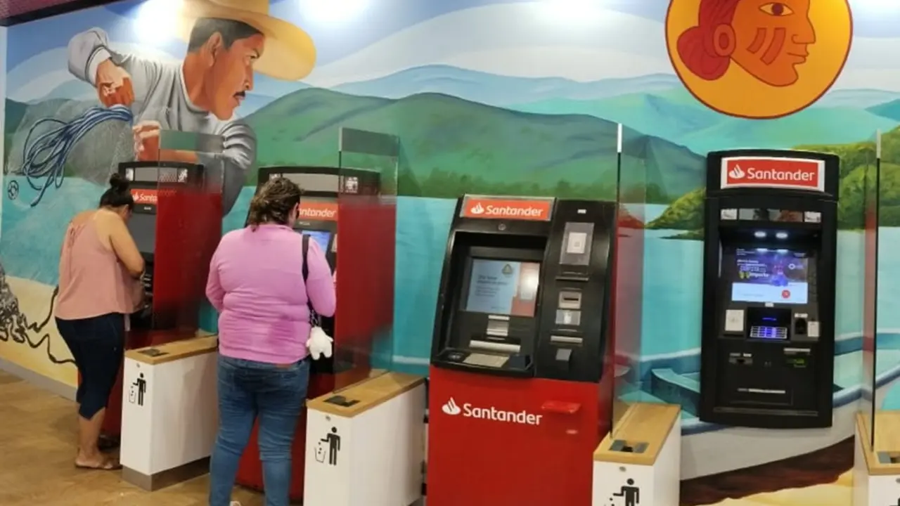 Estos son los detalles acerca de los días que los bancos no abren en Semana Santa. Foto: Unsplash.