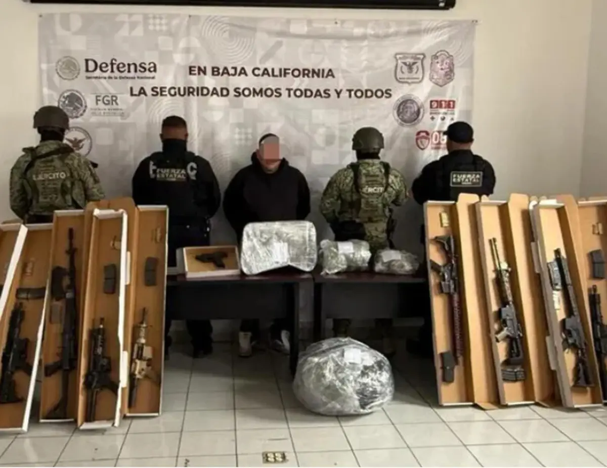 Jesús N, originario de Culiacán, es detenido en San Quintín con 12 armas y droga