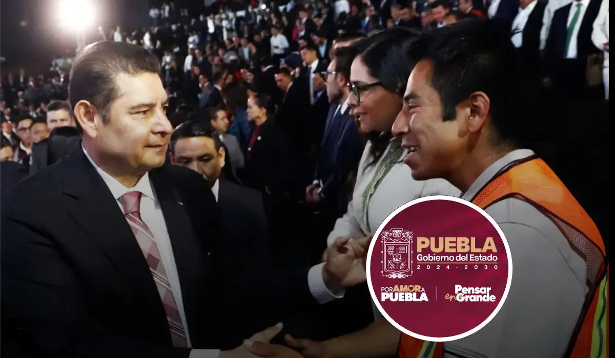 Hermenegildo Islas y el gobernador de Puebla, Alejandro Armenta. Foto: cortesía