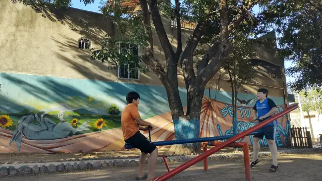 El parque El Pípila se transforma con un mural que simboliza libertad y crecimiento e inspira a la comunidad a soñar, reflexionar y abrazar su propia esencia. Foto: Juan Madrigal
