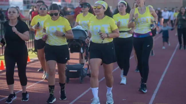 Más de 730 sinaloenses participan en la Carrera por la Paz y contra las Adicciones en Culiacán.